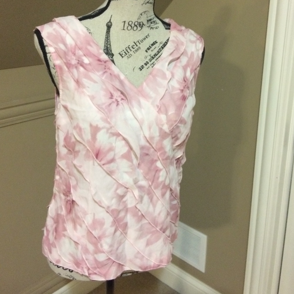 🙏🏾💕🙏🏾💕🙏🏾 Gorgeous Silk Blouse M